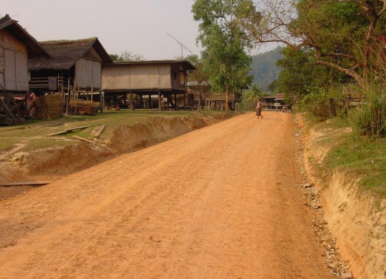 Enhancing Road Infrastructure in Lao PDR — photo 2